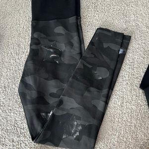 Ultracor black camo leggings with black metallic stars